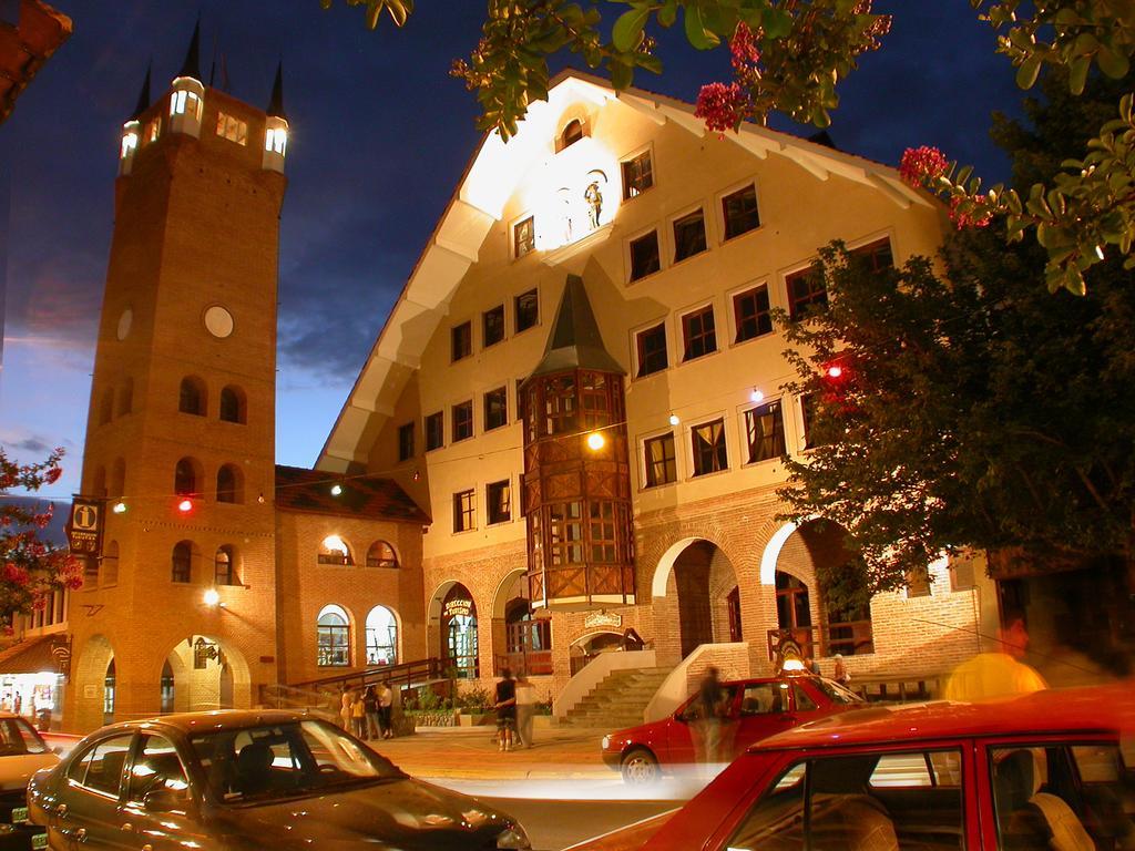 Howard Johnson Hotel & Spa Villa General Belgrano Exterior foto