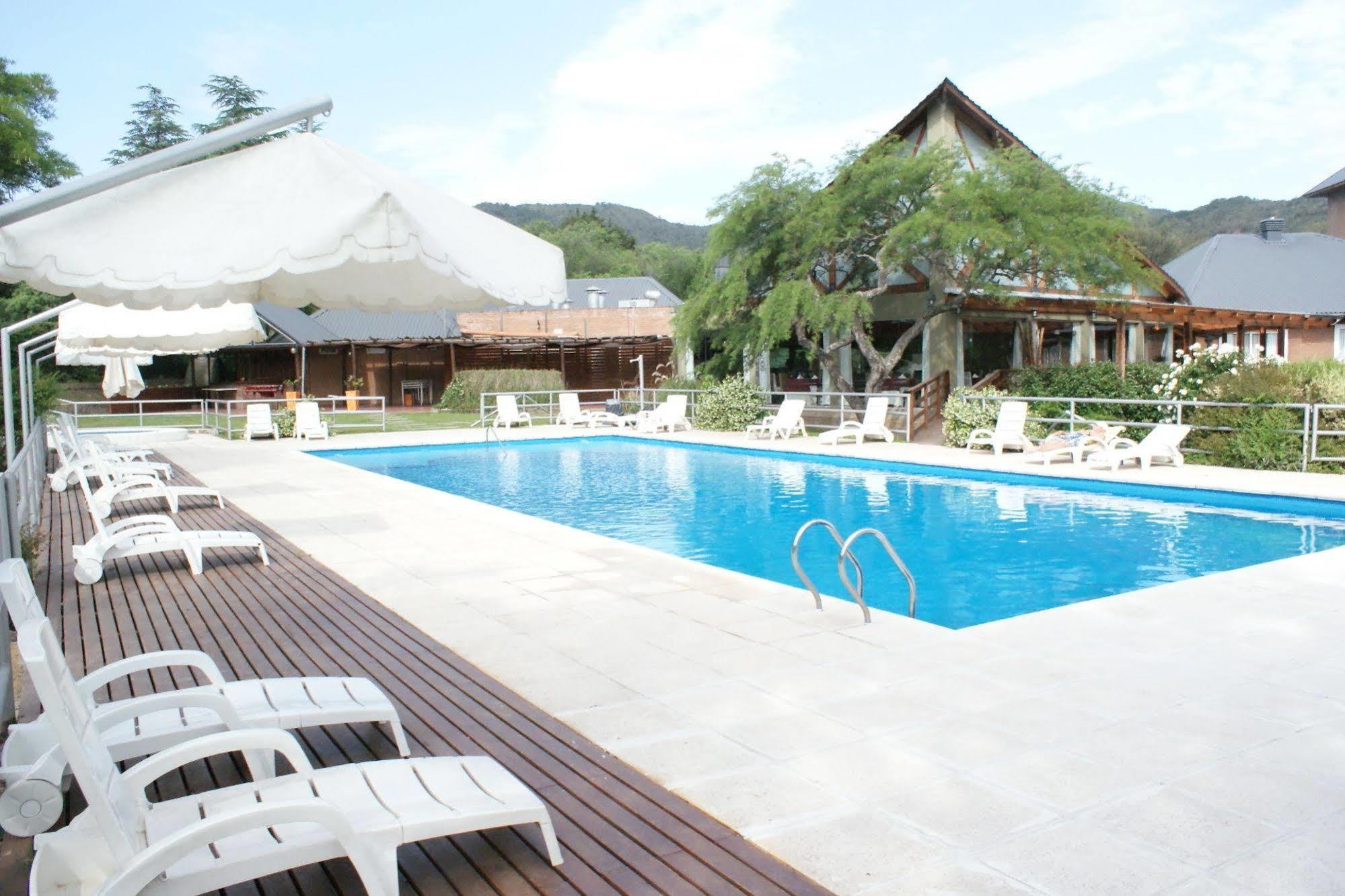 Howard Johnson Hotel & Spa Villa General Belgrano Exterior foto