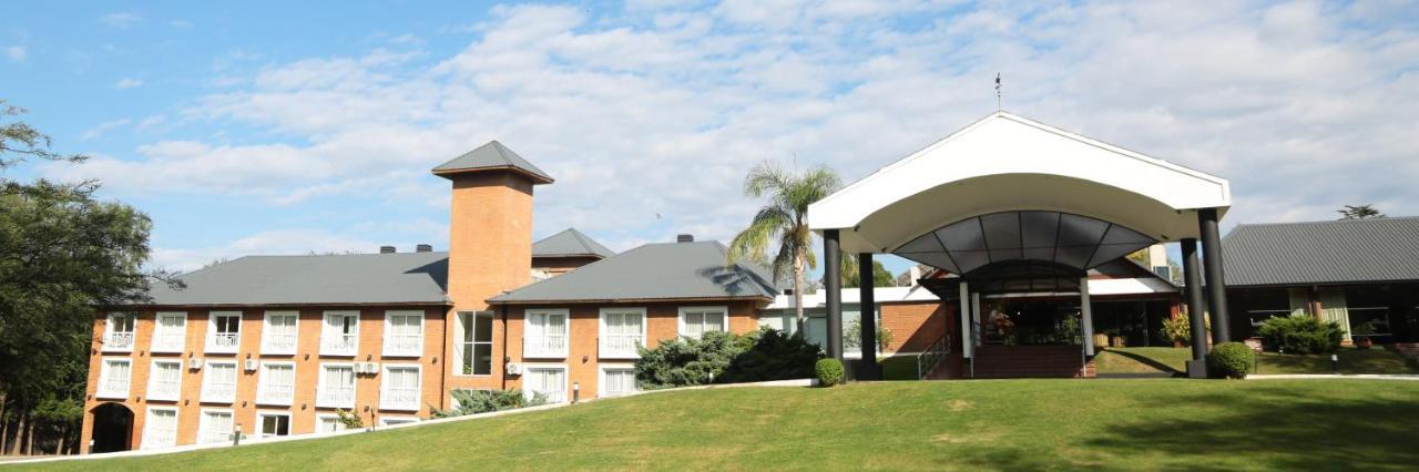 Howard Johnson Hotel & Spa Villa General Belgrano Exterior foto